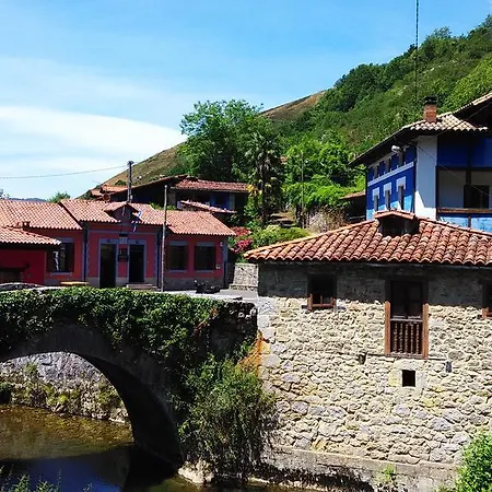 Hostel Covadonga *